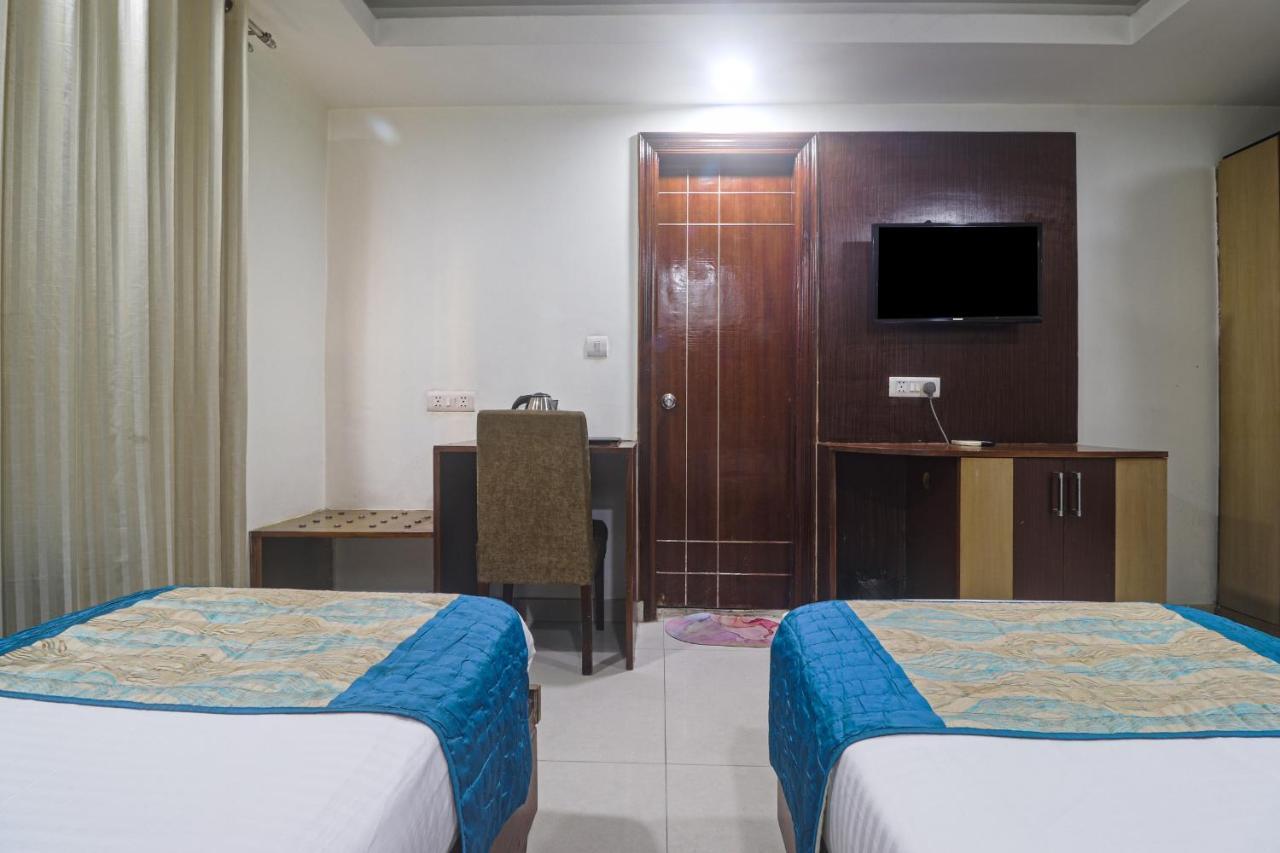 Hotel Sizzling Starr New Delhi Ngoại thất bức ảnh