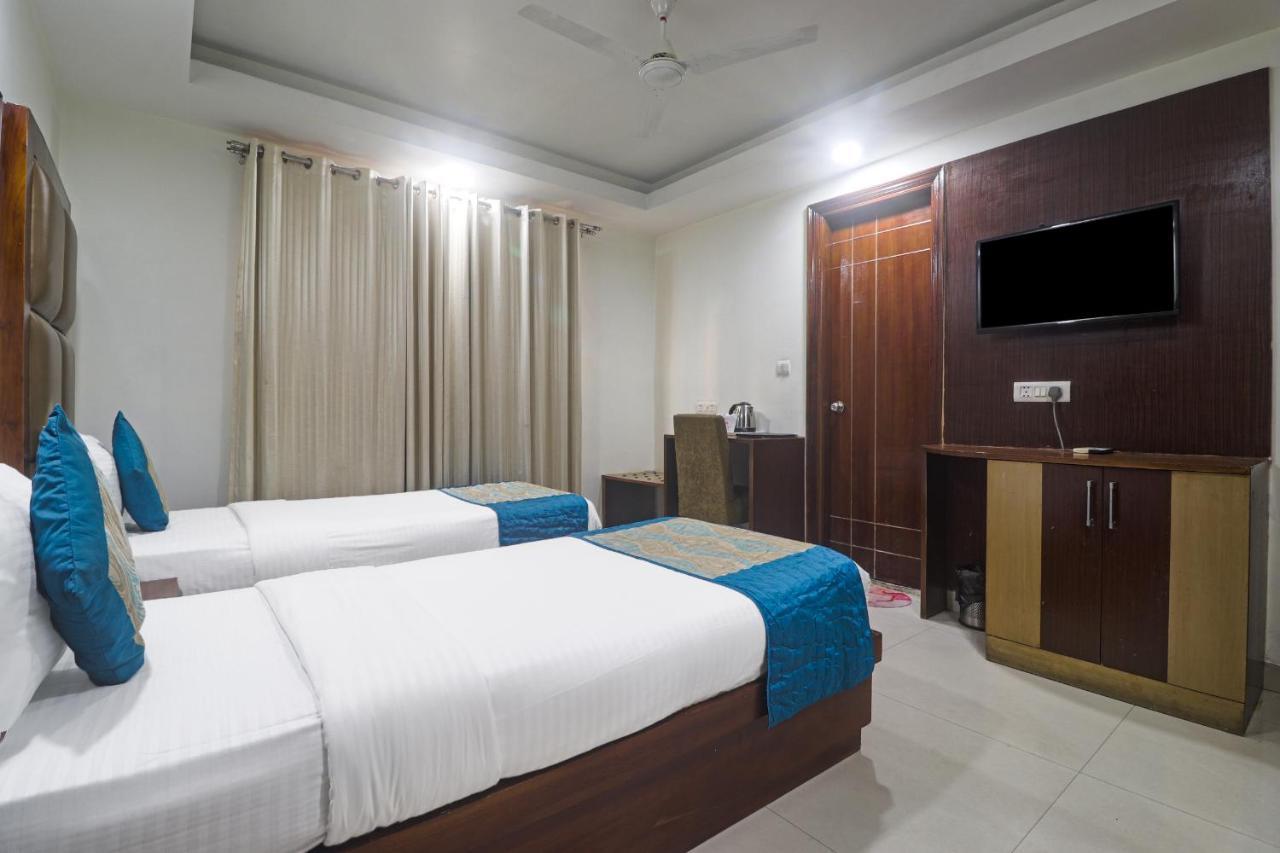 Hotel Sizzling Starr New Delhi Ngoại thất bức ảnh