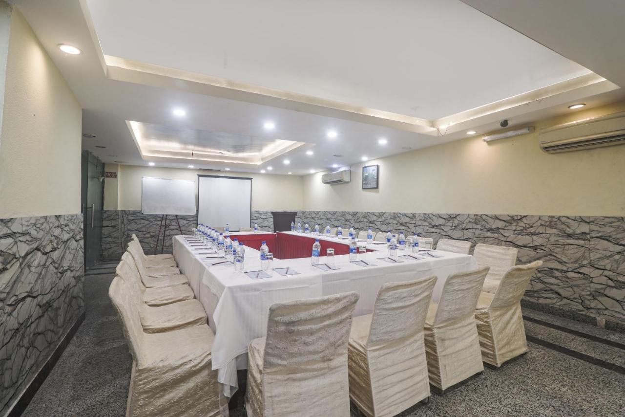 Hotel Sizzling Starr New Delhi Ngoại thất bức ảnh