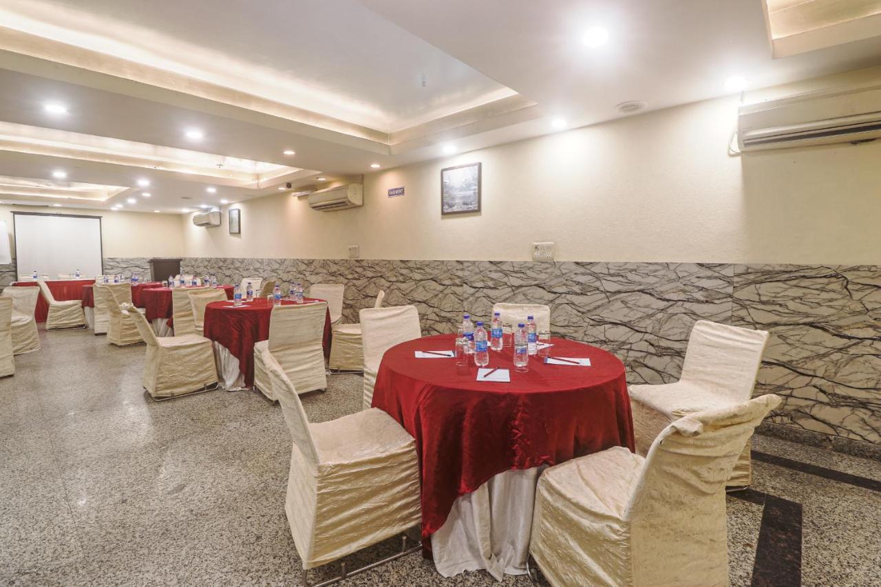 Hotel Sizzling Starr New Delhi Ngoại thất bức ảnh