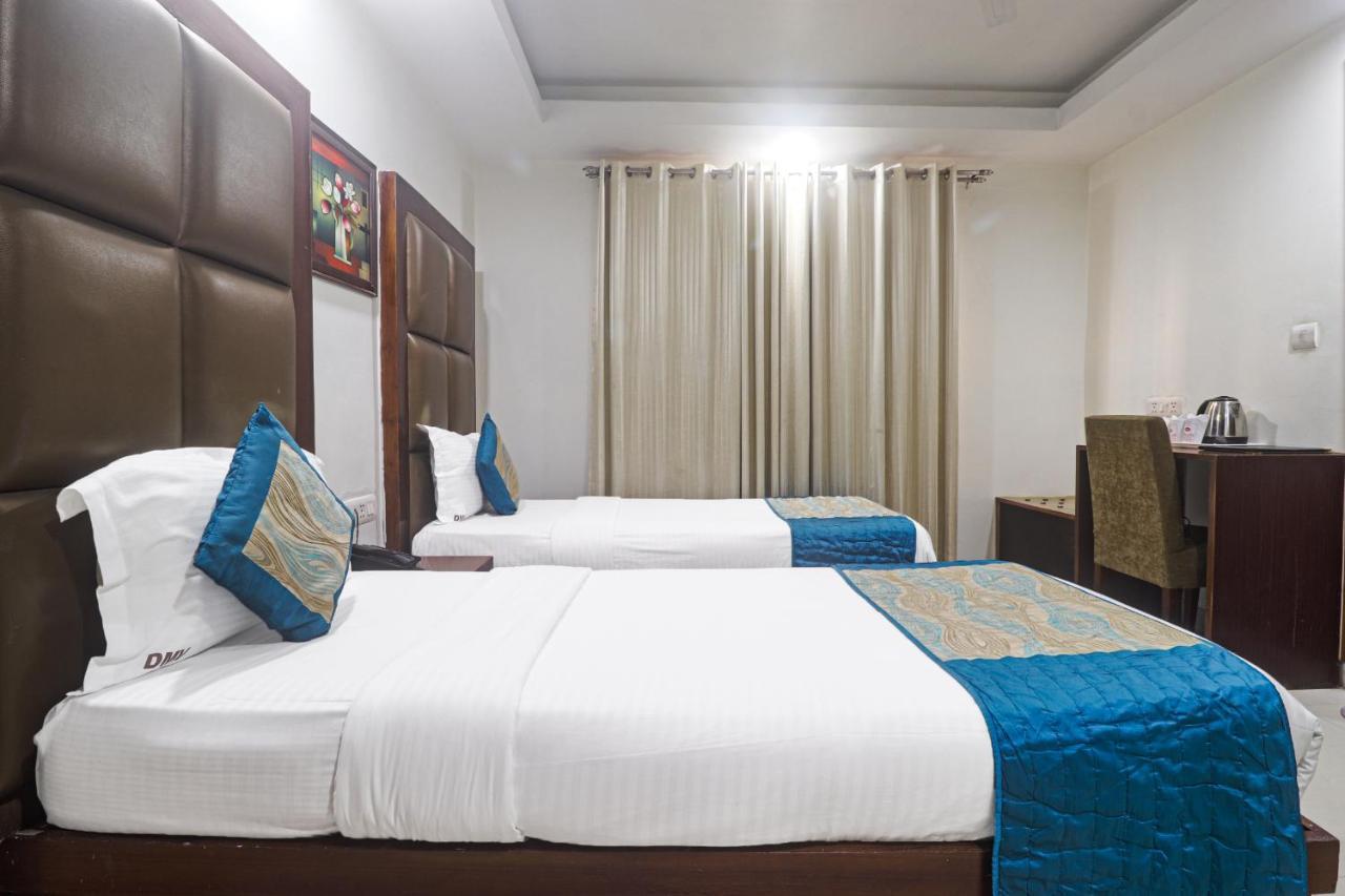 Hotel Sizzling Starr New Delhi Ngoại thất bức ảnh